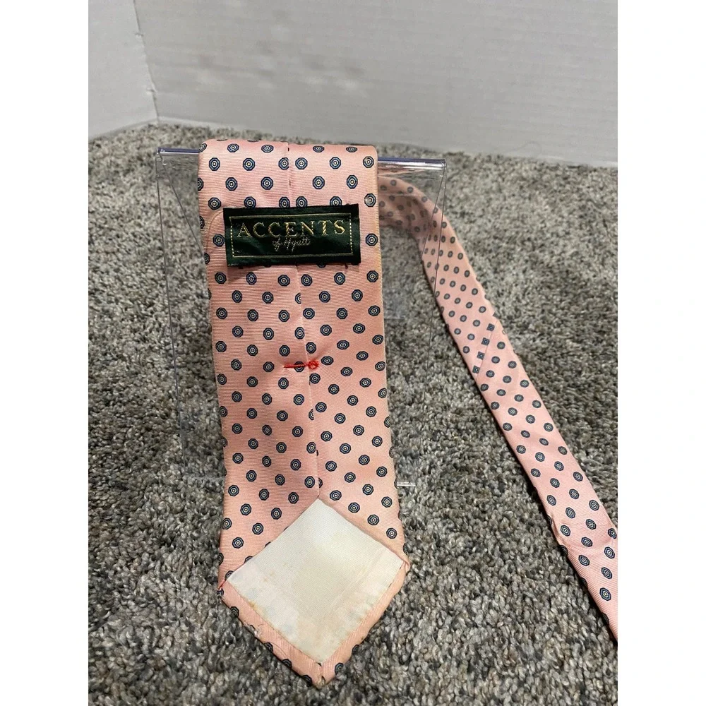 Necktie Accents by Hyatt Mens Peach Fair Silk Geometric Medallion One Size
